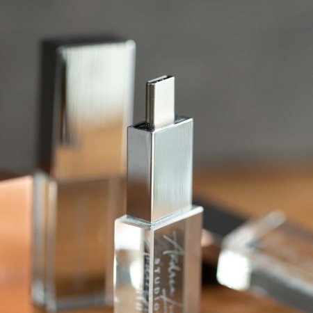 8 GB SUB-SURFACE CRYSTAL FLASH DRIVES - Type C