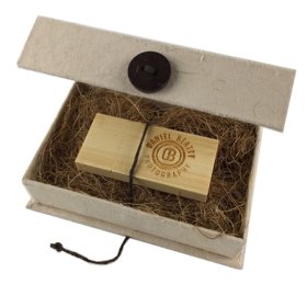 8 GB USB Flash Drive + Engraved Kava Box Bundle 8 GB USB Flash Drive + Engraved Kava Box Bundle